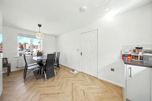 Masefield Avenue Holmewood